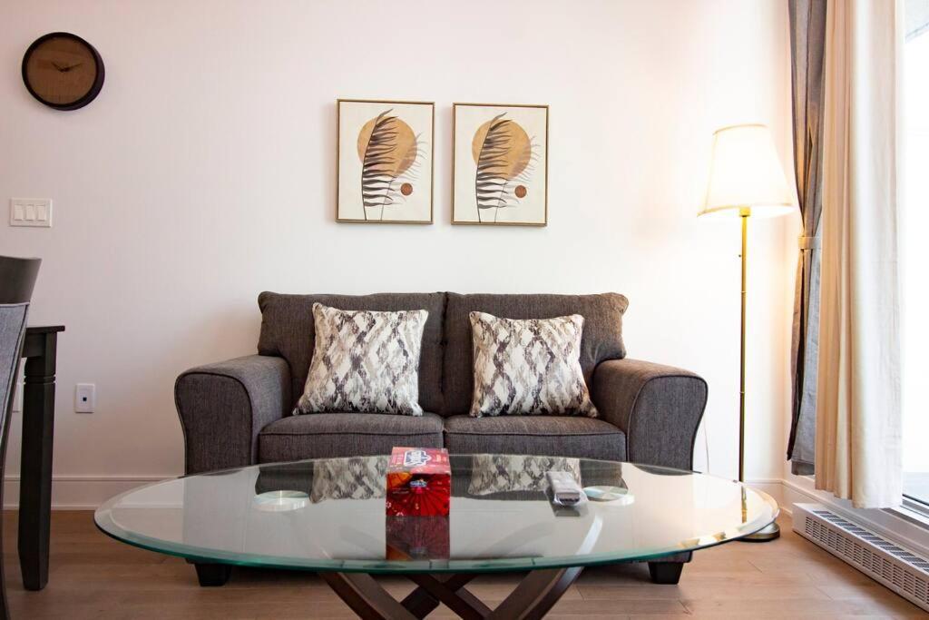 Location & Modern Apartamento Montreal